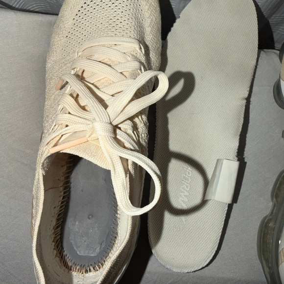 Women's 10/ men's 8.5 Nike Cream Air VaporMax Flyknit Shoes - Picture 15 of 15